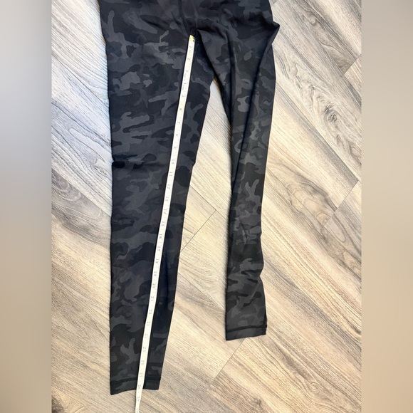 Lululemon Wunder Under Hi-Rise Tight *28"
Incognito Camo Multi Grey SZ 6 - Picture 6 of 8